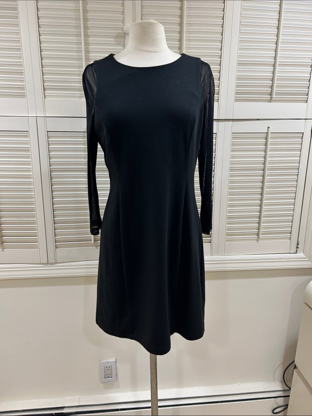 JACK Classic Black Long-Sleeve Dress